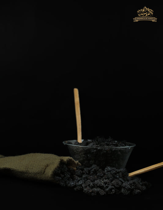 Black Dried Mulberries – Superfood from the Highlands of Hunza